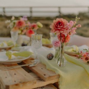 Chemin de table en voile de lin frangé – Image 3