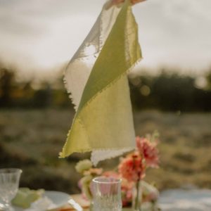 Lot de 2 serviettes de table en voile de lin frangé – Image 5