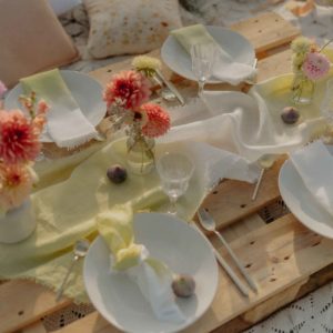 Chemin de table en voile de lin frangé – Image 2